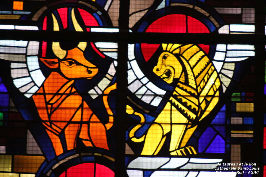 AOC-VJ.Choisy.Cathedrale.Vitrail Taureau & Lion.01